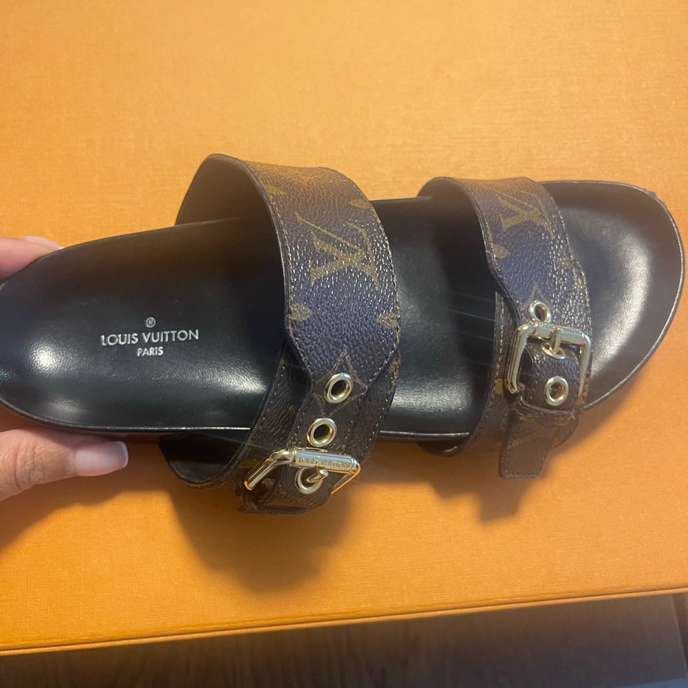 Lv sandals